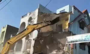 महाकाल मंदिर के पास अवैध इमारतों का ध्वस्तीकरण: प्रशासन की कार्रवाई