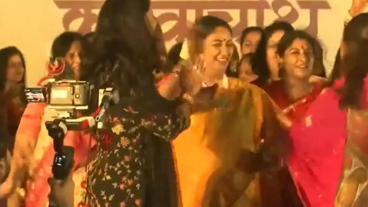 दिल्ली की मुख्यमंत्री रेखा गुप्ता ने करवा चौथ पर मनाया भव्य उत्सव, जानें इस पर्व का महत्व