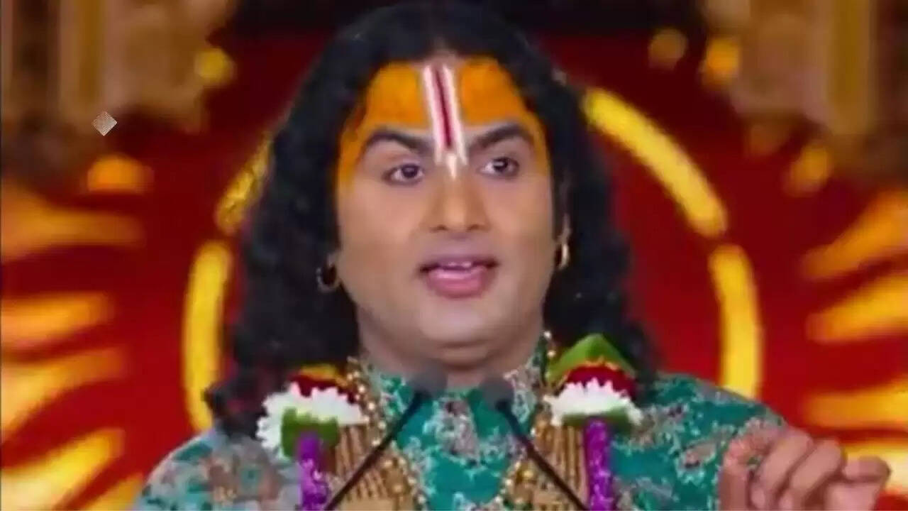 अनिरुद्धाचार्य का विवाद: अविवाहित महिलाओं पर टिप्पणी से मचा बवाल