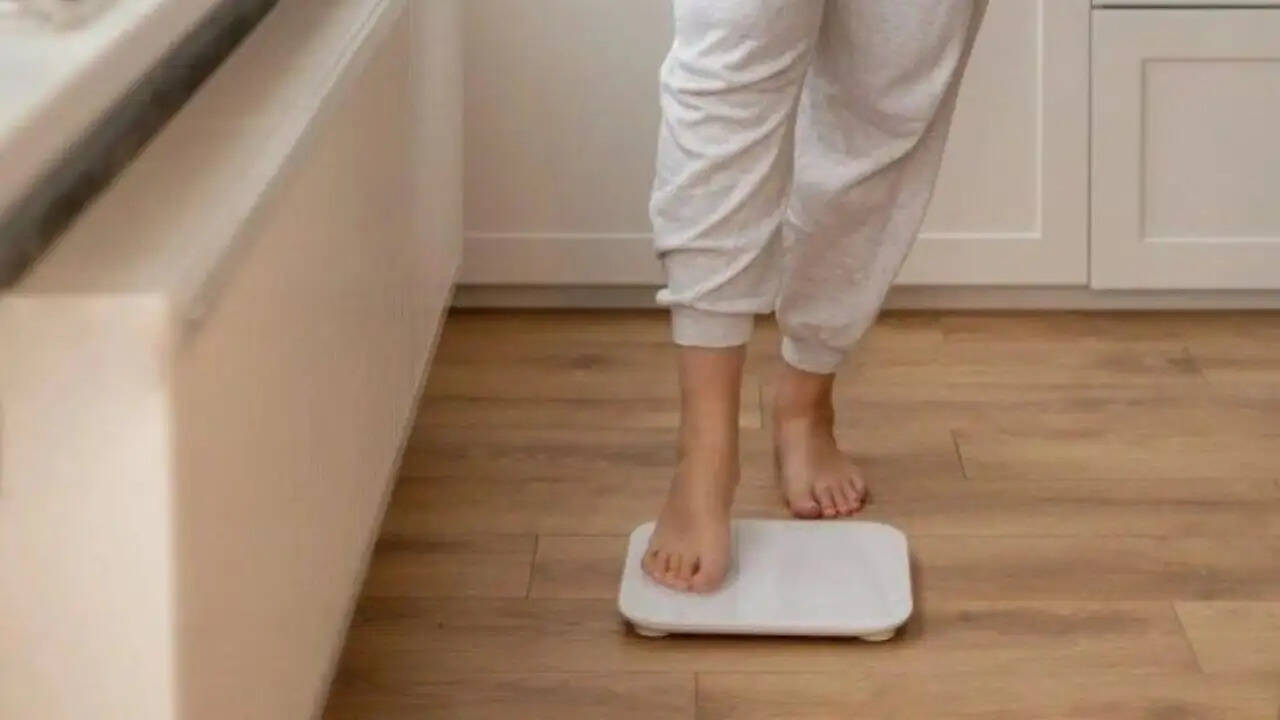 वजन घटाने के संकेत: जानें आपके शरीर में क्या हो रहा है