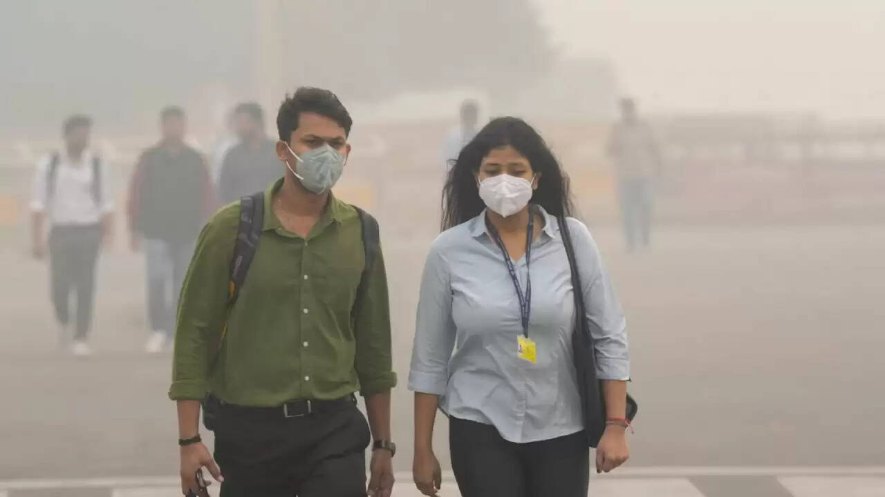 दिल्ली में प्रदूषण की स्थिति गंभीर: सरकार ने वर्क फ्रॉम होम का किया आदेश