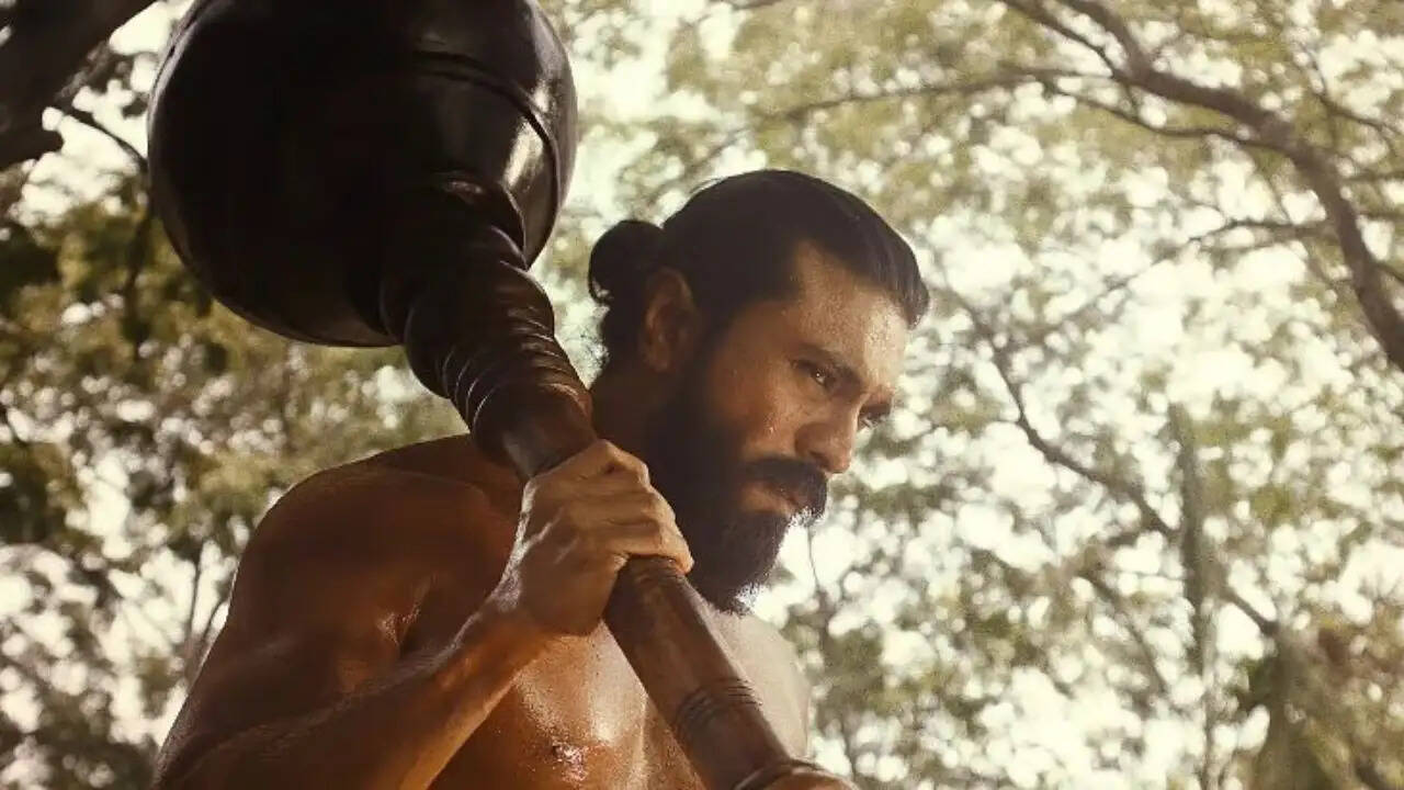 राम चरण का नया लुक: जन्मदिन पर 'पेड्डी' का धमाकेदार टीज़र