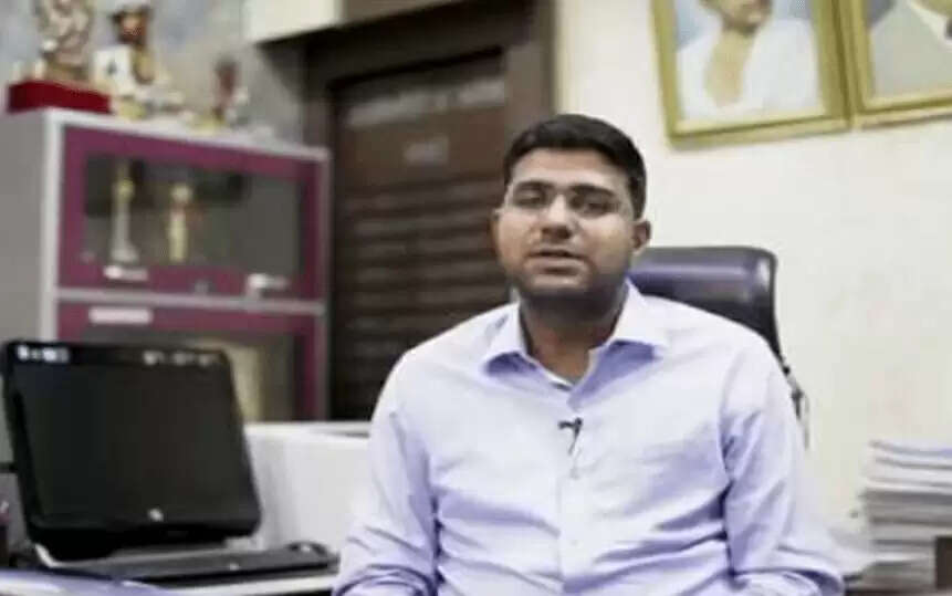 गाजियाबाद में नए जिलाधिकारी के रूप में रविन्द्र मंदर की नियुक्ति