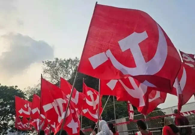 केरल विधानसभा चुनाव में यूडीएफ की बढ़त, वामपंथी राजनीति का संकट