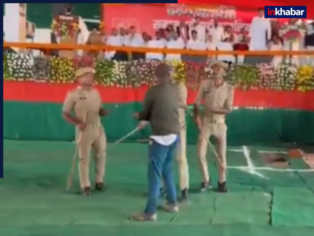 अखिलेश यादव की सभा में सुरक्षा में चूक: एक कार्यकर्ता ने किया मंच पर चढ़ने का प्रयास