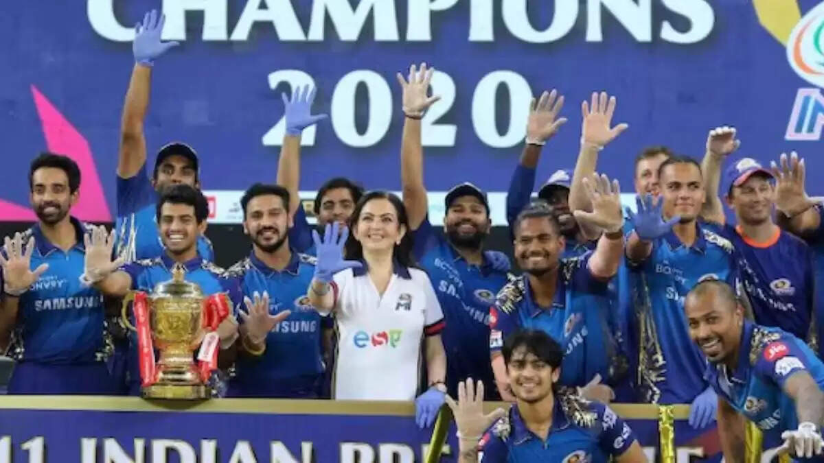 आईपीएल 2026 के लिए नीता अंबानी की रिलीज़ सूची में 13 खिलाड़ियों के नाम शामिल