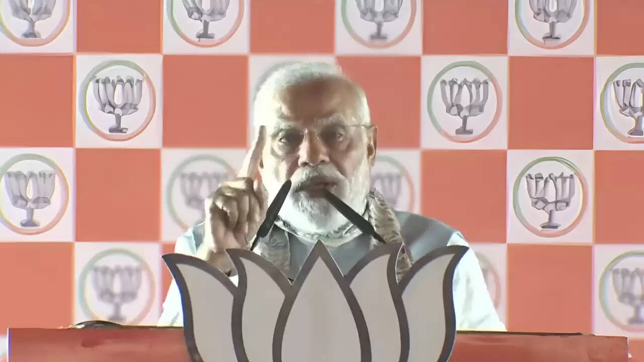 बिहार विधानसभा चुनाव: पहले चरण की वोटिंग जारी, पीएम मोदी की अपील