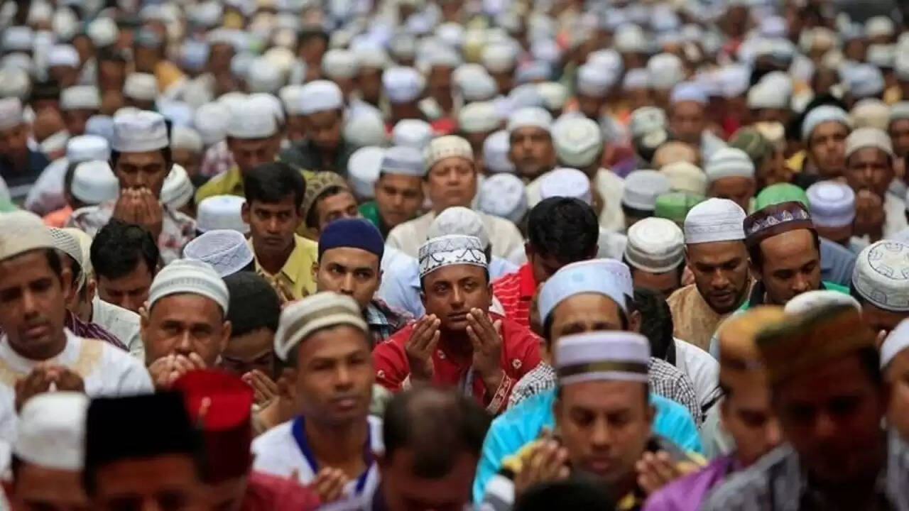 क्या इस्लाम बन रहा है दुनिया का सबसे तेजी से बढ़ता धर्म? Pew रिपोर्ट में खुलासा