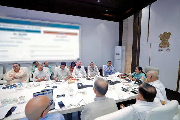 दिल्ली सरकार ने राशन कार्ड के लिए आय सीमा बढ़ाई, अब 2.5 लाख