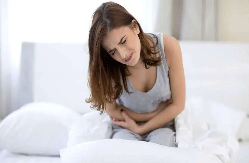 पेटदर्द के कारण और उपचार: जानें क्या करें