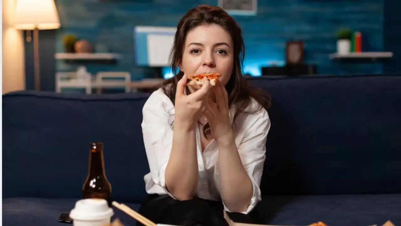 तनाव के समय ओवर ईटिंग से बचने के उपाय