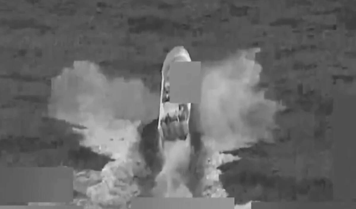 यूएस मिलिट्री का कैरिबियन में ड्रग-स्मगलिंग जहाज़ पर हमला, तीन मारे गए