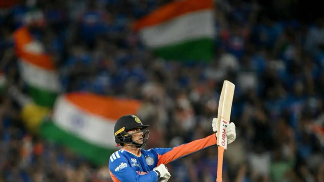 अभिषेक शर्मा की तूफानी पारी ने टी-20 वर्ल्ड कप फाइनल में भारत को दी मजबूती