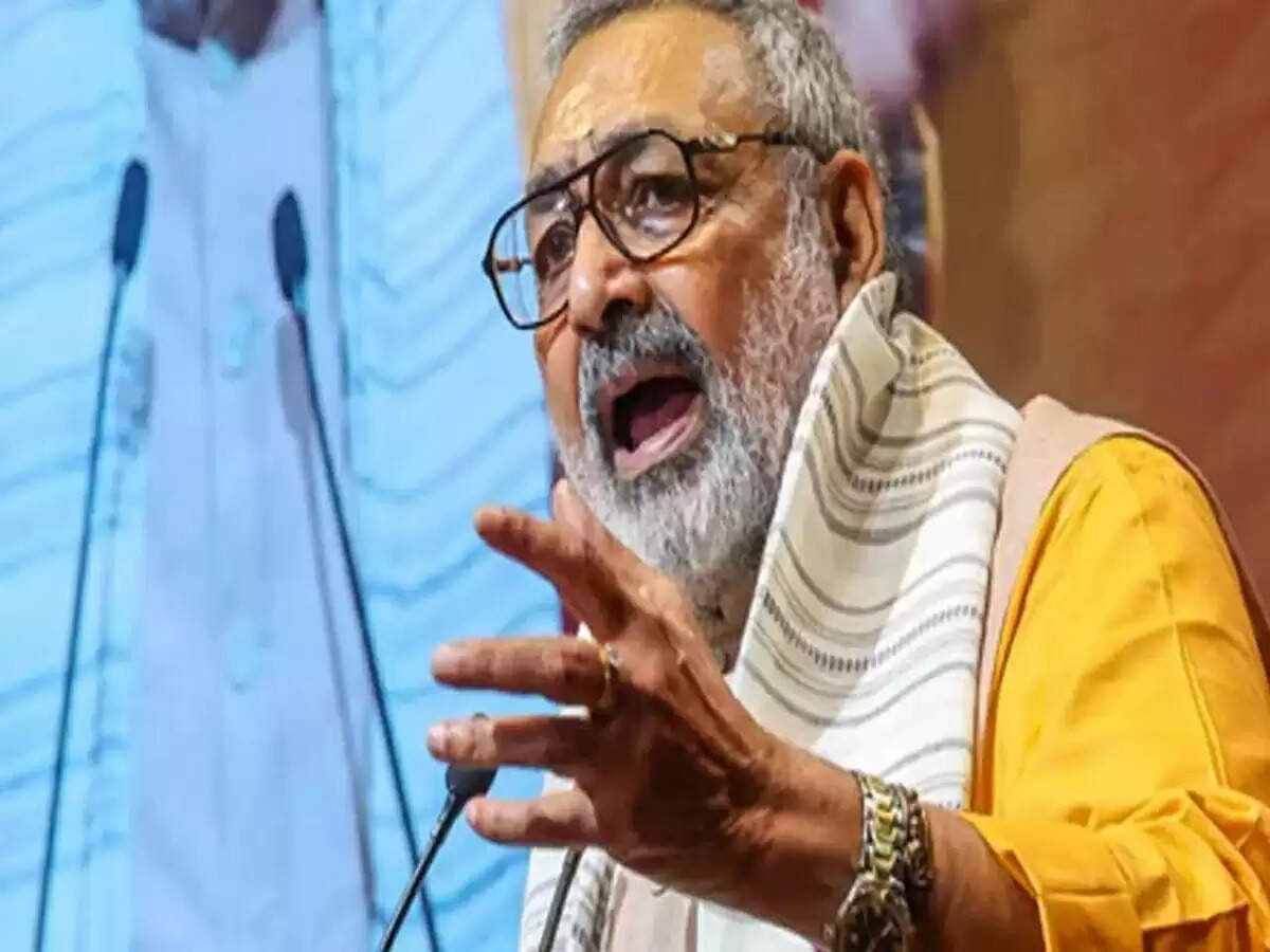 तेजस्वी यादव की यात्रा पर गिरिराज सिंह का राजनीतिक हमला