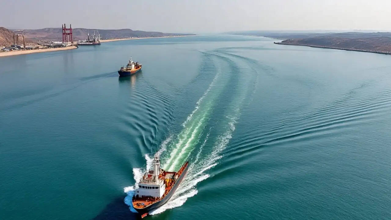 ईरान का होर्मुज जलडमरूमध्य पर कड़ा कदम: अमेरिका और इज़राइल के खिलाफ उठाए गए सख्त कदम