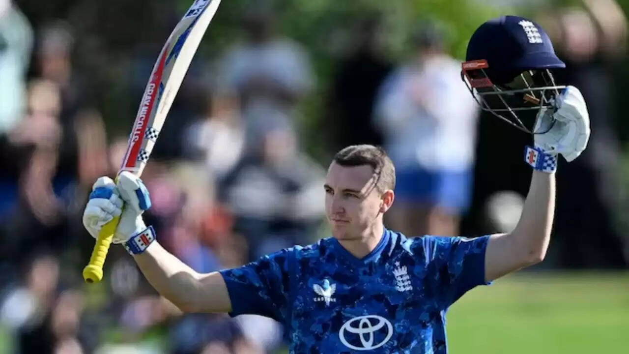 हैरी ब्रूक ने वनडे में बनाया नया रिकॉर्ड, श्रीलंका के खिलाफ शतक