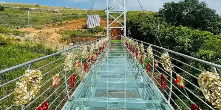 विशाखापत्तनम में खुलने जा रहा देश का सबसे लंबा कैंटिलीवर ग्लास ब्रिज