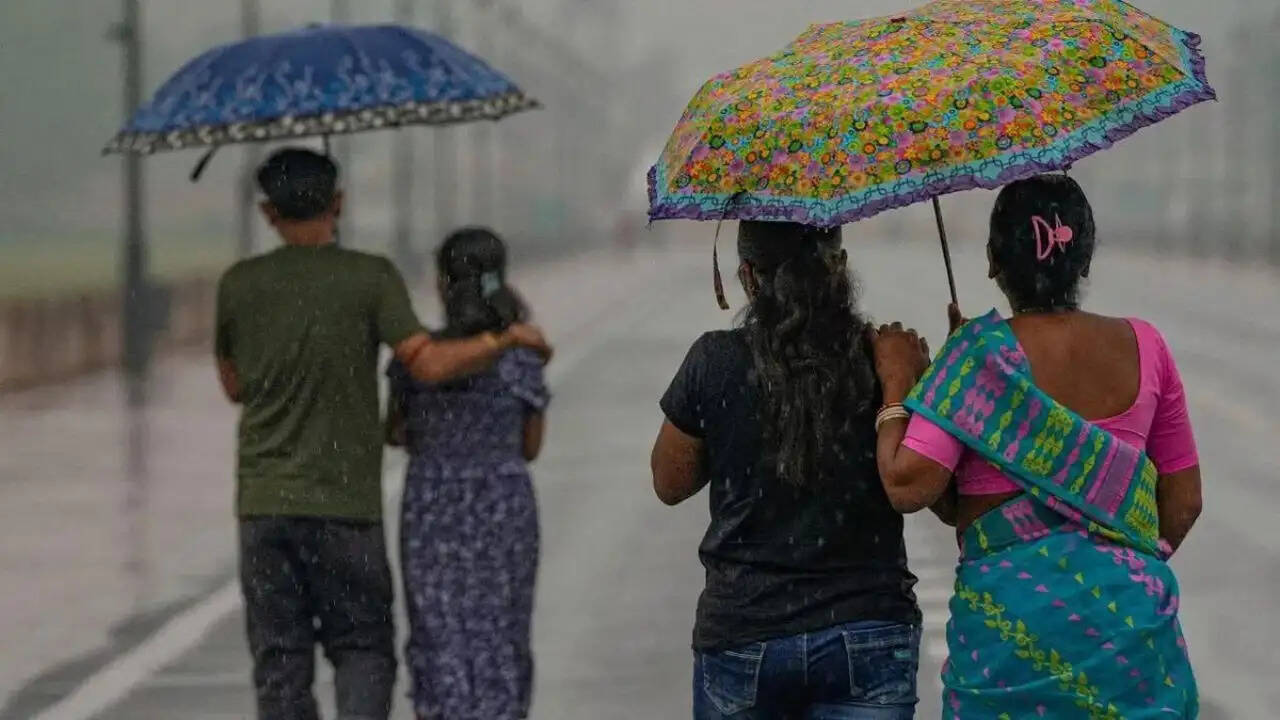 मॉनसून की दस्तक: भारत में बारिश और गर्मी का मिश्रण