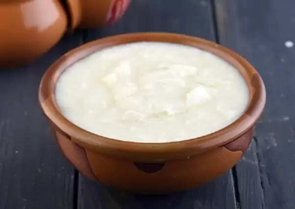 दही के साथ किन खाद्य पदार्थों का सेवन नहीं करना चाहिए?