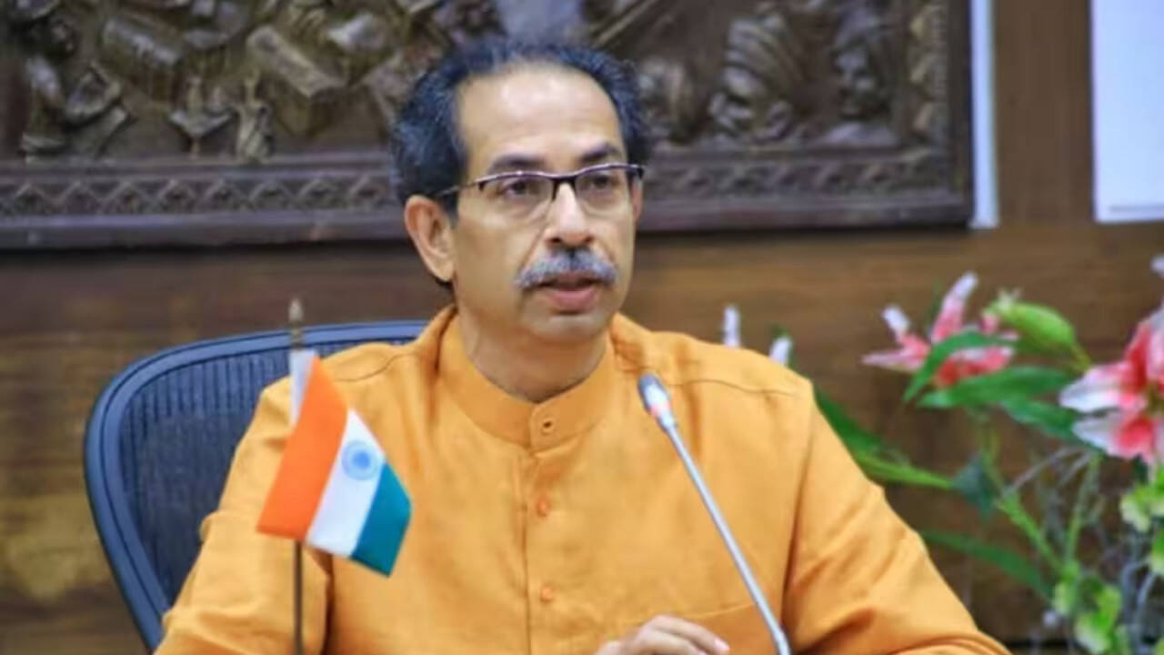 मुंबई की राजनीति में उथल-पुथल: क्या वोट बैंक की राजनीति है असली वजह?