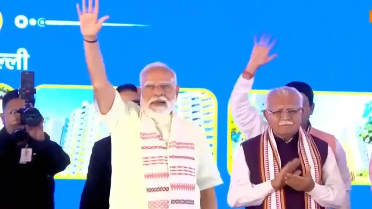 दिल्ली मेट्रो के नए कॉरिडोर का उद्घाटन, पीएम मोदी ने की विकास परियोजनाओं की घोषणा