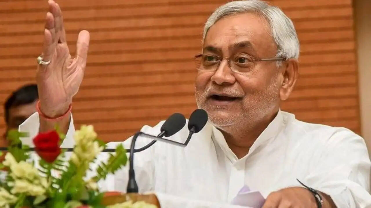 नीतीश कुमार ने राज्यसभा में ली शपथ, पेंशन पर पड़ेगा असर