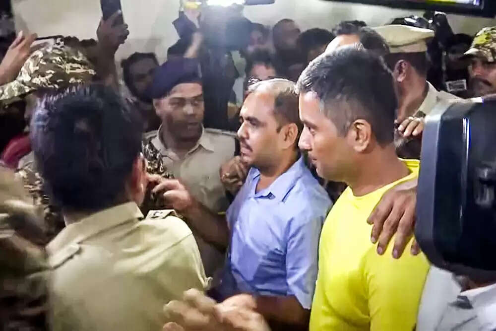 छत्तीसगढ़ के पूर्व मुख्यमंत्री के बेटे चैतन्य बघेल की न्यायिक हिरासत बढ़ी