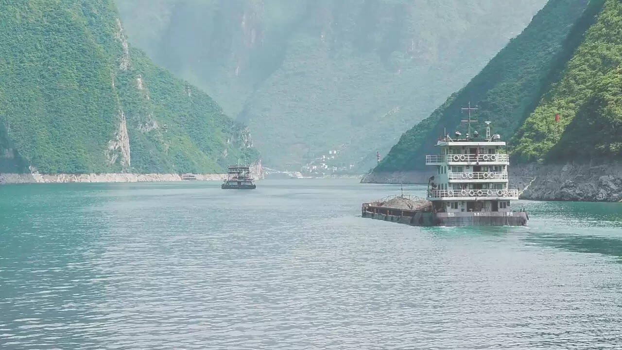 गाजा में शांति की नई किरण, लेकिन ताइवान पर चीन की सैन्य गतिविधियां बढ़ीं