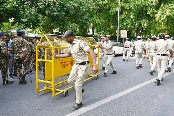 दिल्ली के उद्योग भवन में बम धमकी, सुरक्षा एजेंसियां सक्रिय