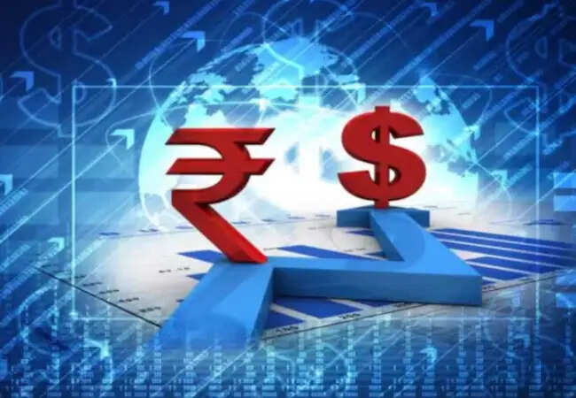 भारतीय रुपये में गिरावट: जानें इसके कारण और प्रभाव