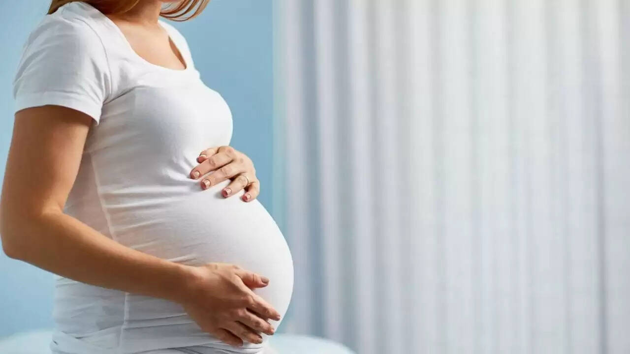 आंध्र प्रदेश में जनसंख्या वृद्धि के लिए नई पहल: मातृत्व लाभ और आर्थिक सहायता