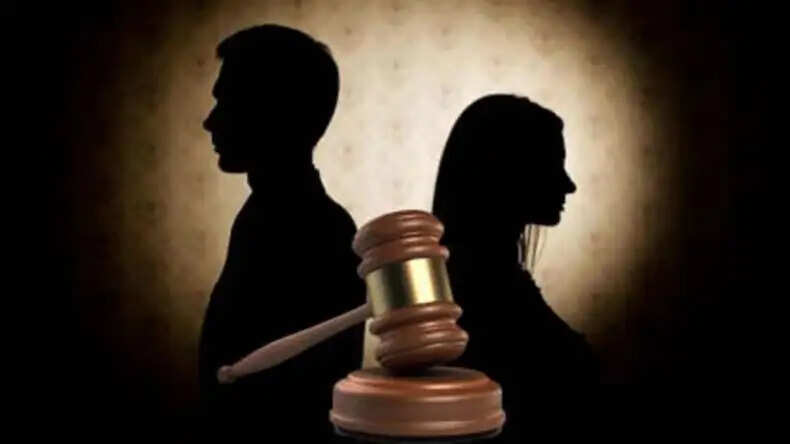 सुप्रीम कोर्ट ने 16 साल से अलग रह रहे पति को तलाक देने से किया इनकार