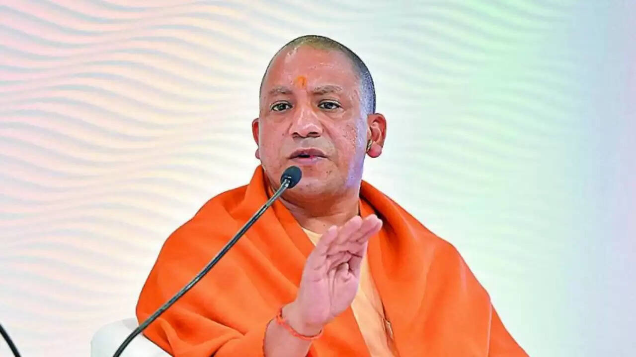 योगी आदित्यनाथ का जीवन: एक साधारण युवक से बने मुख्यमंत्री तक की प्रेरणादायक यात्रा