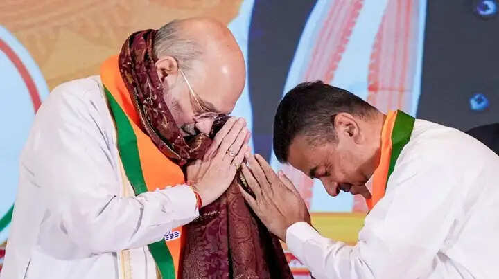 पश्चिम बंगाल में भाजपा का नया नेतृत्व: सुवेंदु अधिकारी बने मुख्यमंत्री