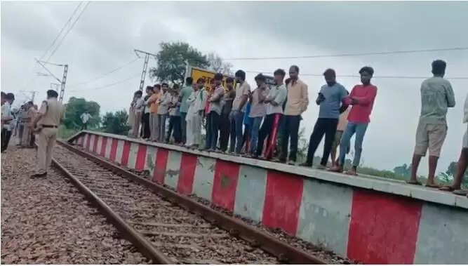 बागपत में प्रेमी युगल का ट्रेन के आगे कूदने का दर्दनाक मामला