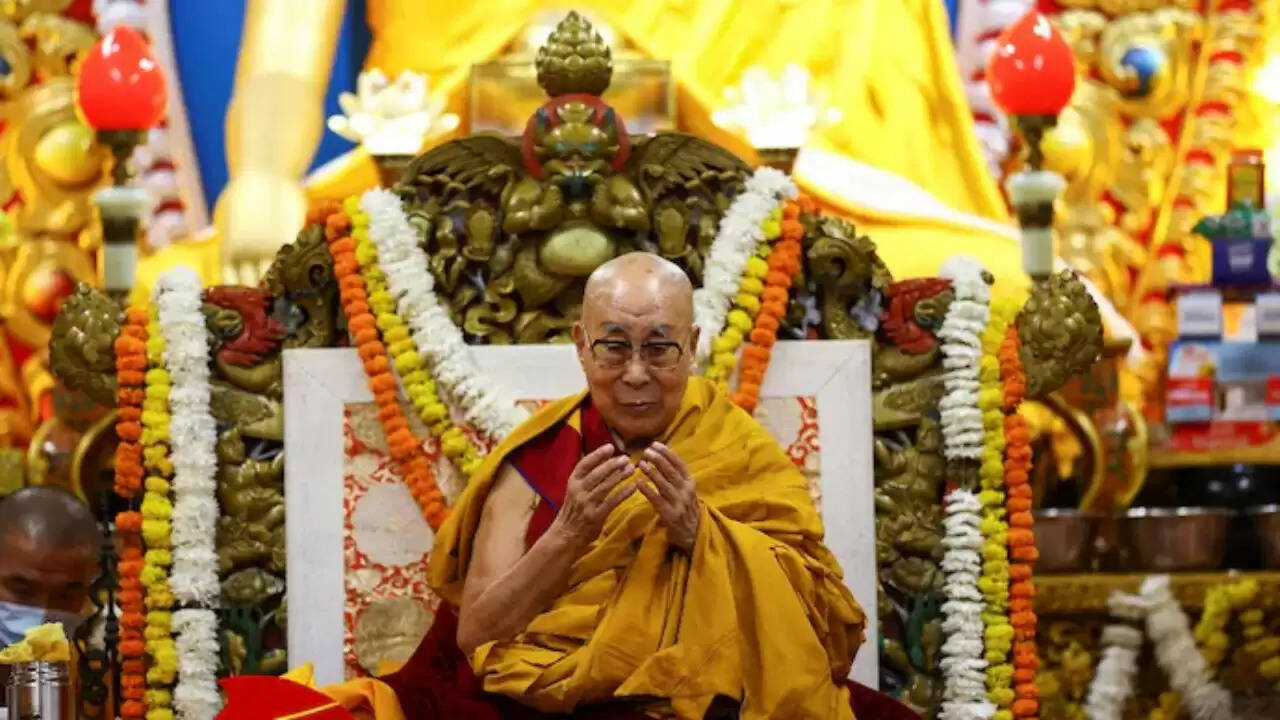 दलाई लामा का 90वां जन्मदिन: शांति और करुणा का संदेश