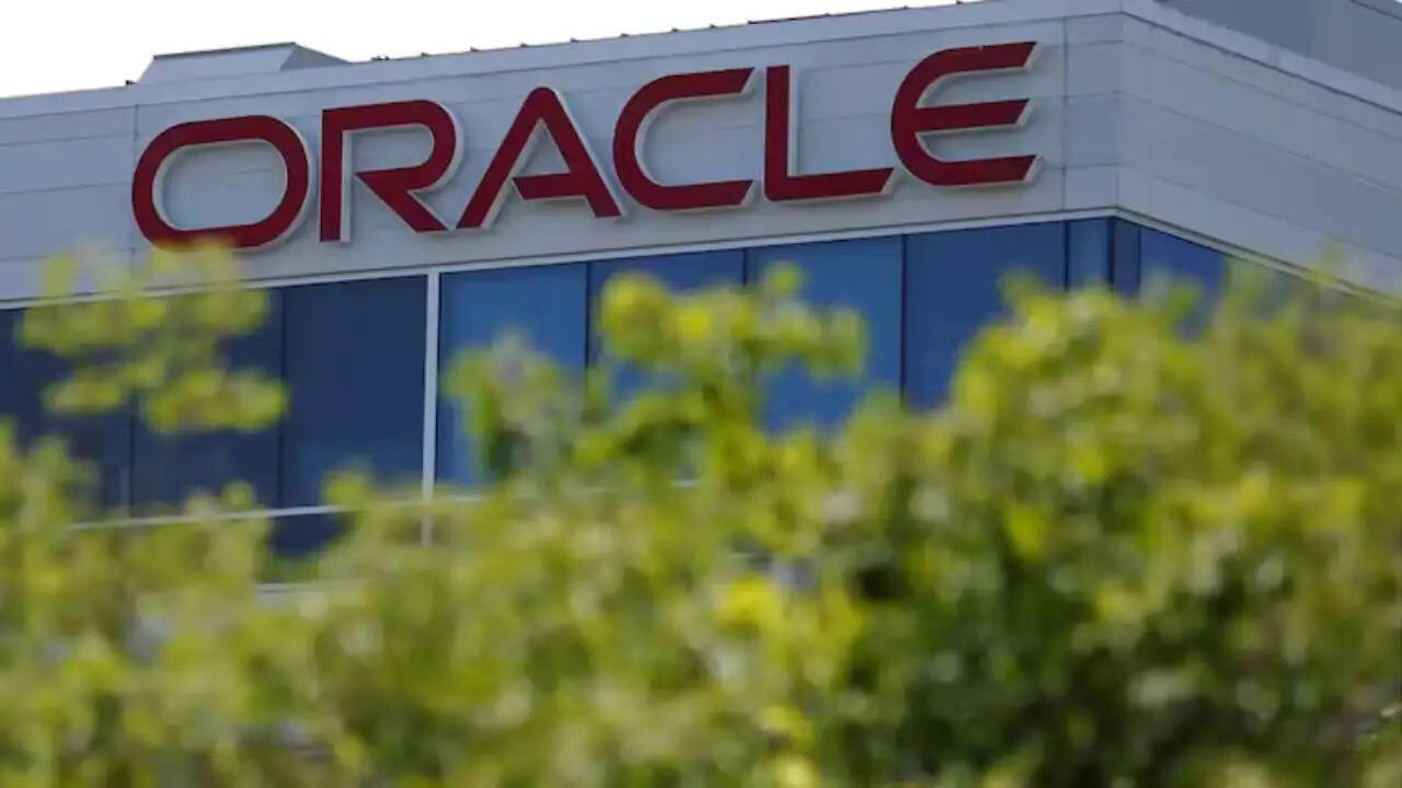 ओरेकल ने भारत में 12,000 कर्मचारियों की छंटनी की, टेक क्षेत्र में चिंता बढ़ी