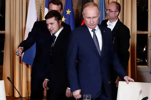 पुतिन का 32 घंटे का सीजफायर, जेलेंस्की ने उठाए गंभीर सवाल