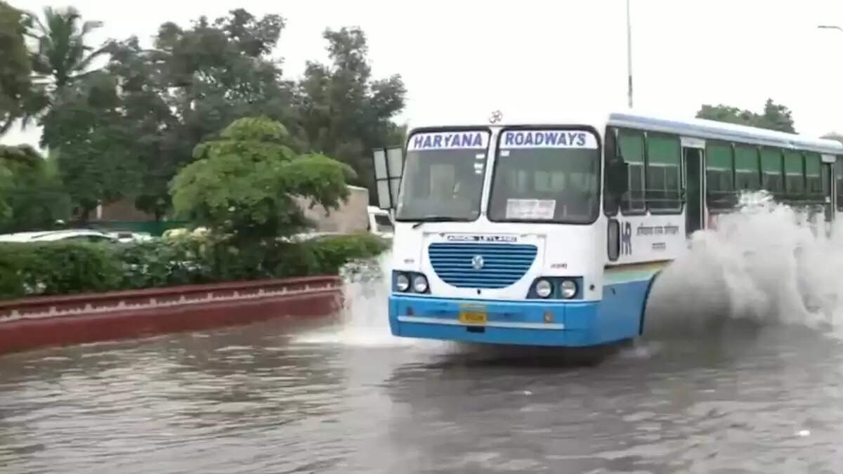 राजस्थान में बारिश ने तोड़ा 69 साल पुराना रिकॉर्ड, कई जिलों में बाढ़ जैसी स्थिति