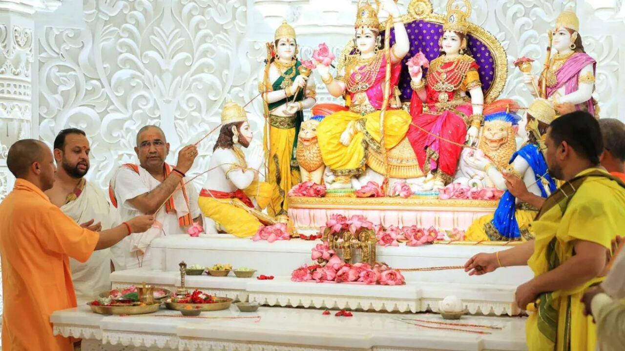 अयोध्या राम मंदिर में भक्तों के लिए खुला राम दरबार