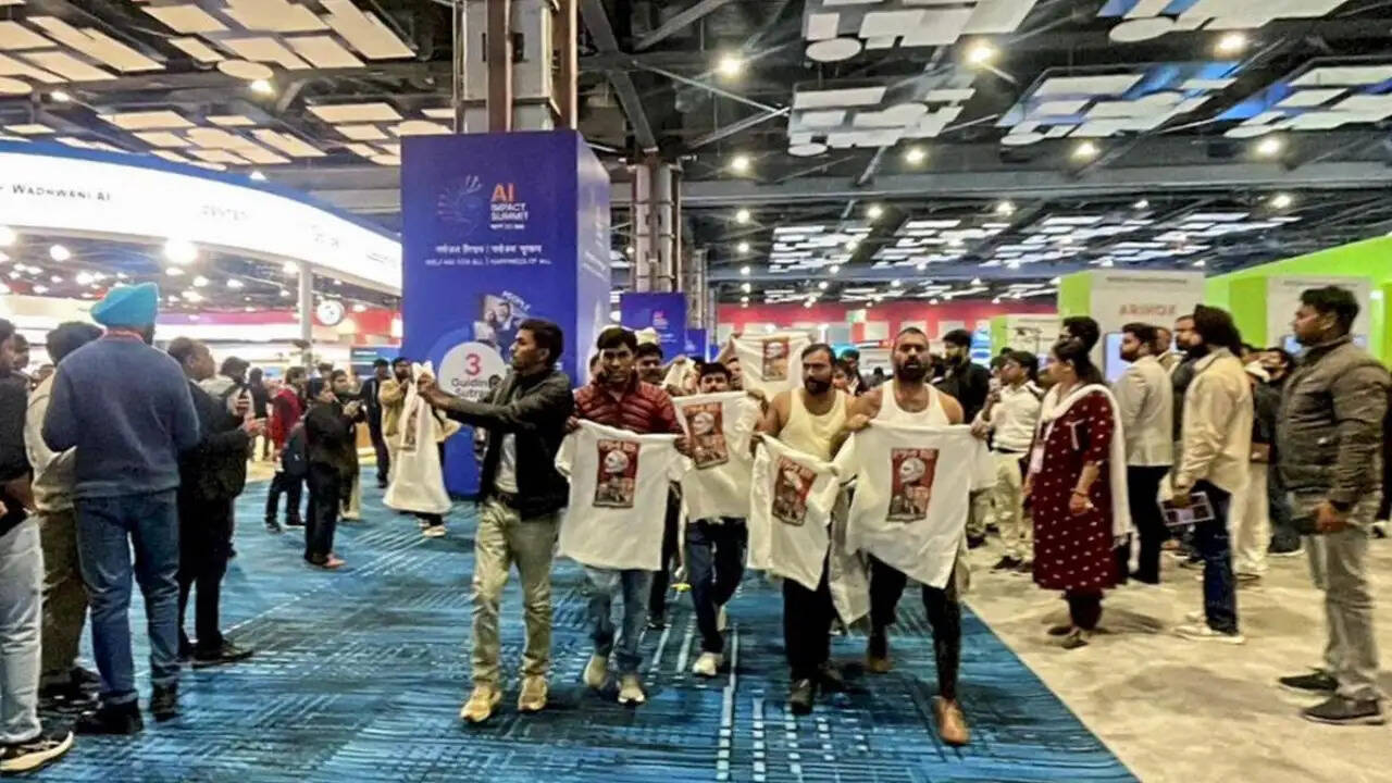 दिल्ली और हिमाचल पुलिस के बीच टकराव: 15 जवान हिरासत में