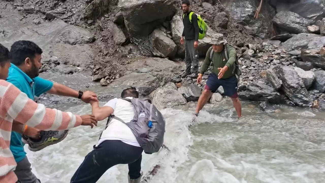 उत्तराखंड में आपदा पर कांग्रेस अध्यक्ष का तीखा हमला