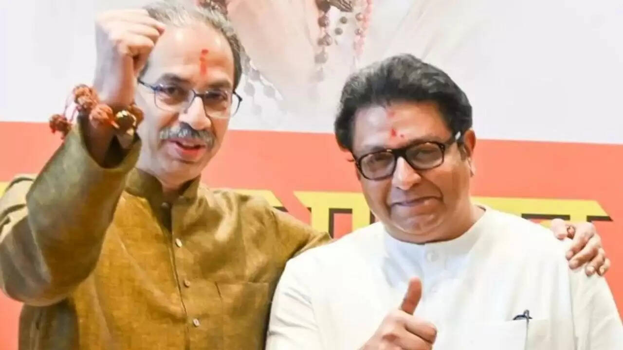उद्धव और राज ठाकरे का ऐतिहासिक मिलन: बीएमसी चुनावों के लिए साझा घोषणापत्र जारी