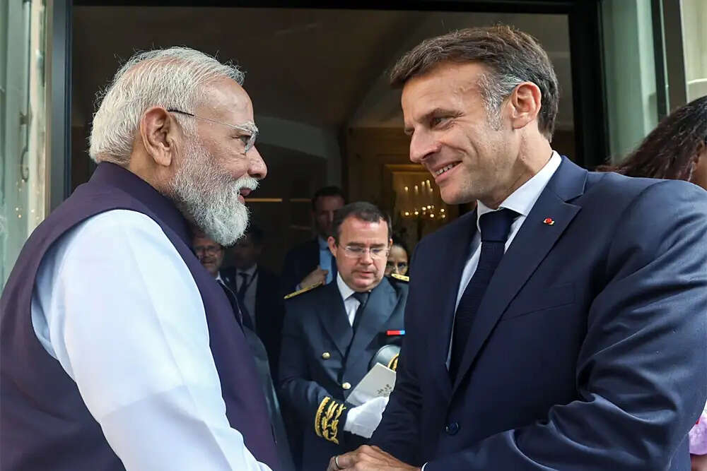 प्रधानमंत्री मोदी और राष्ट्रपति मैक्रों की नीस में द्विपक्षीय बैठक