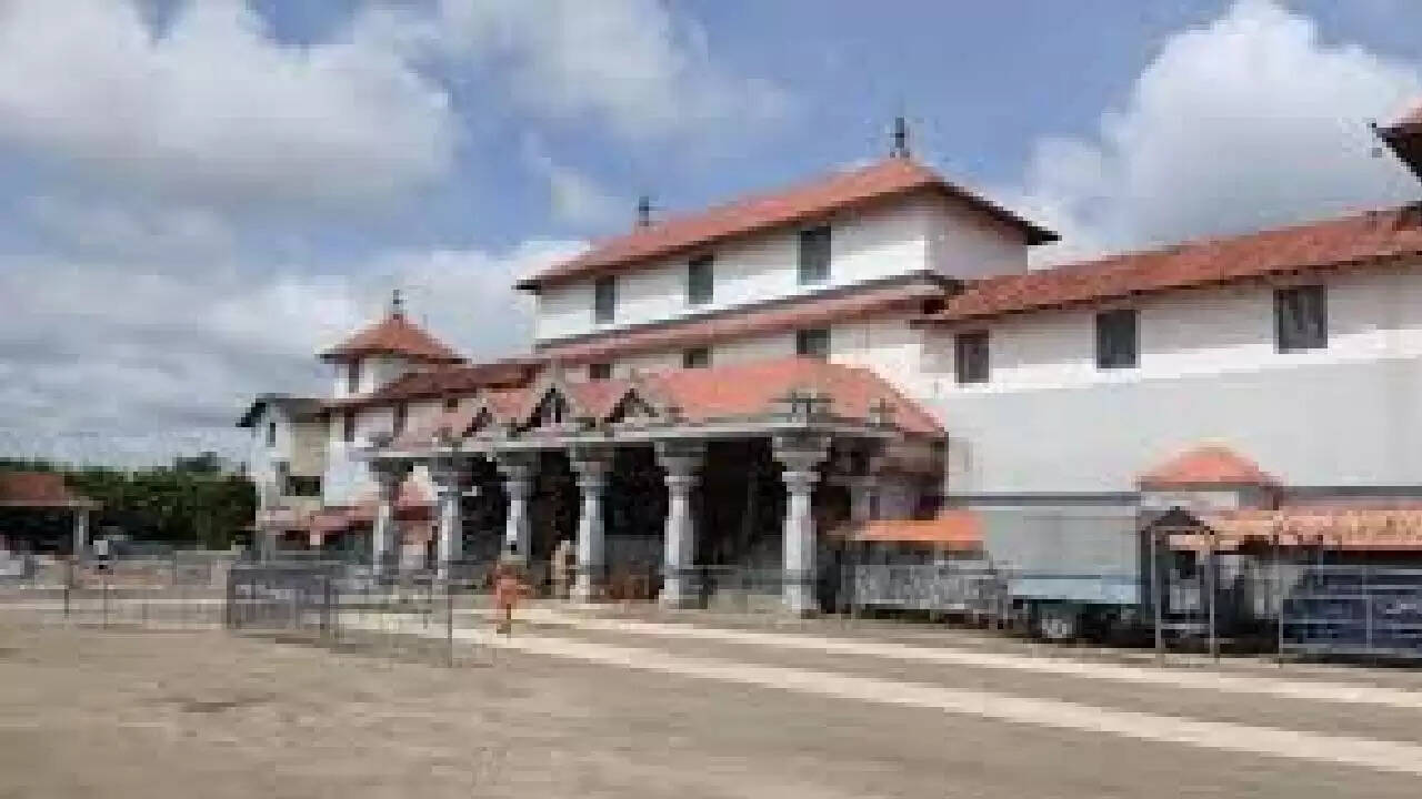 धर्मस्थल विवाद: सोशल मीडिया पर फैली झूठी कहानी का सच क्या है?
