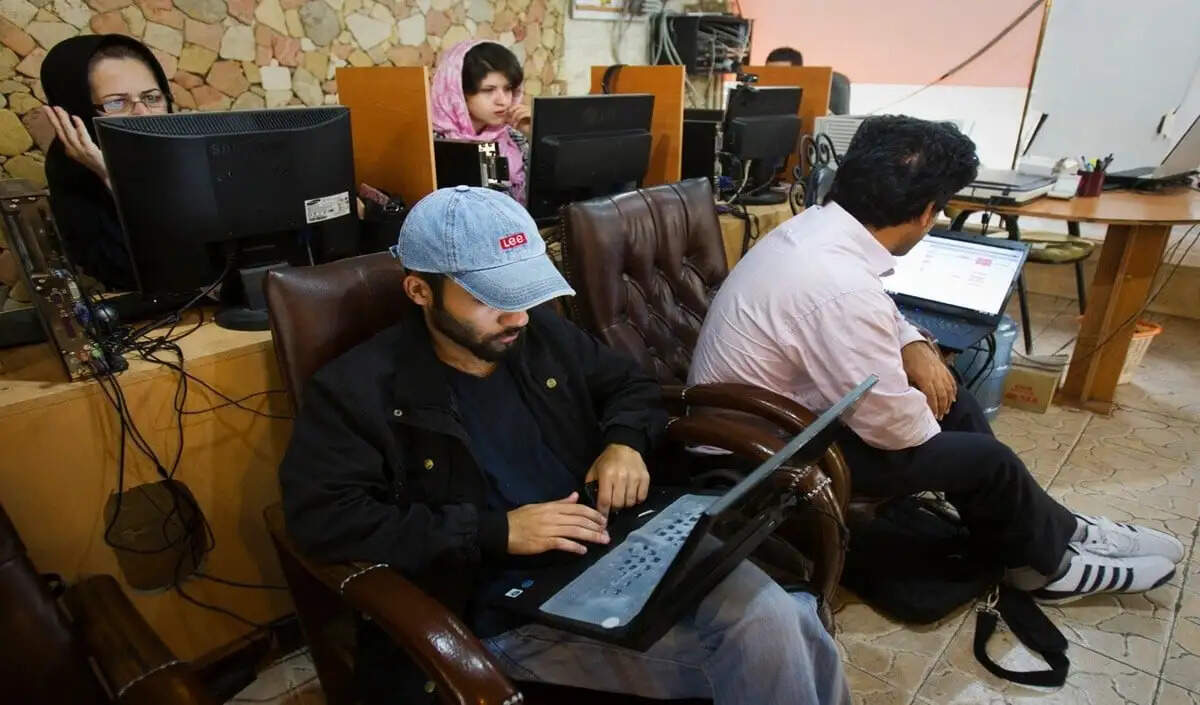 ईरान में इंटरनेट ब्लैकआउट: 57 दिन की निरंतरता और इसके प्रभाव