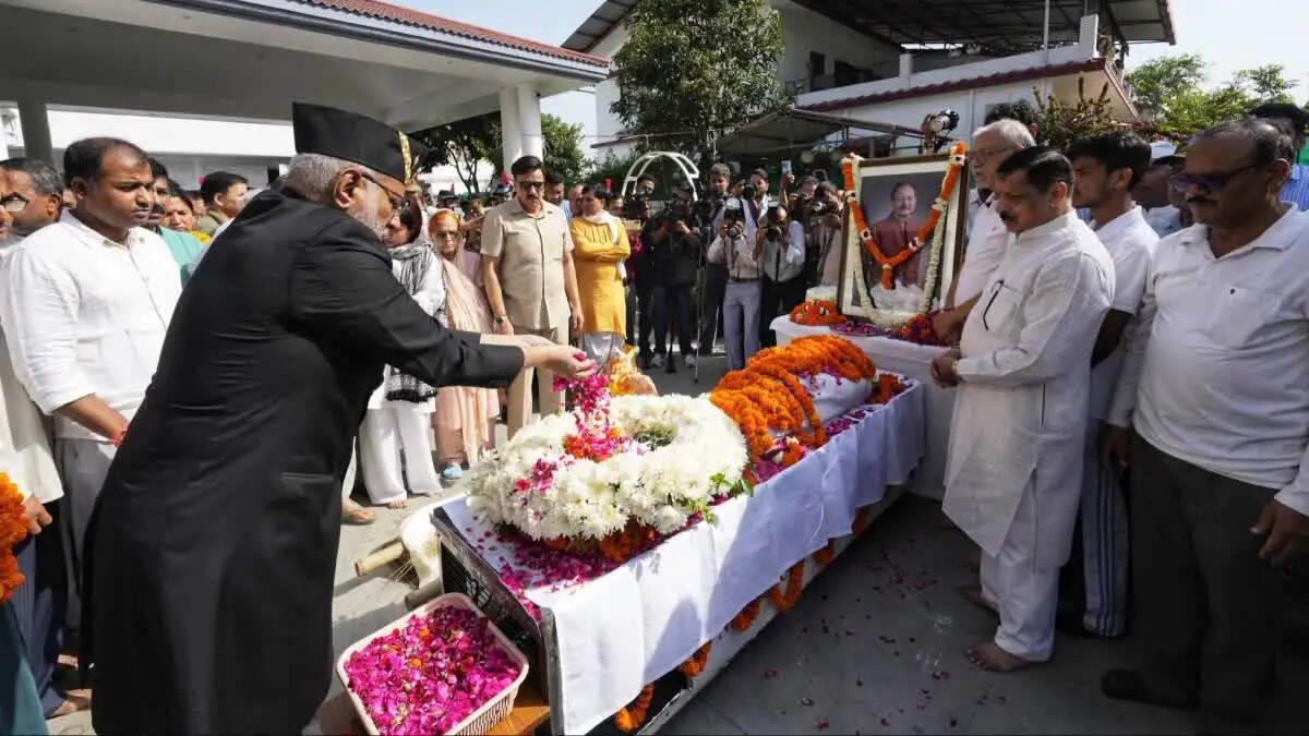 उप राष्ट्रपति सीपी राधाकृष्णन ने बीसी खंडूड़ी को दी श्रद्धांजलि