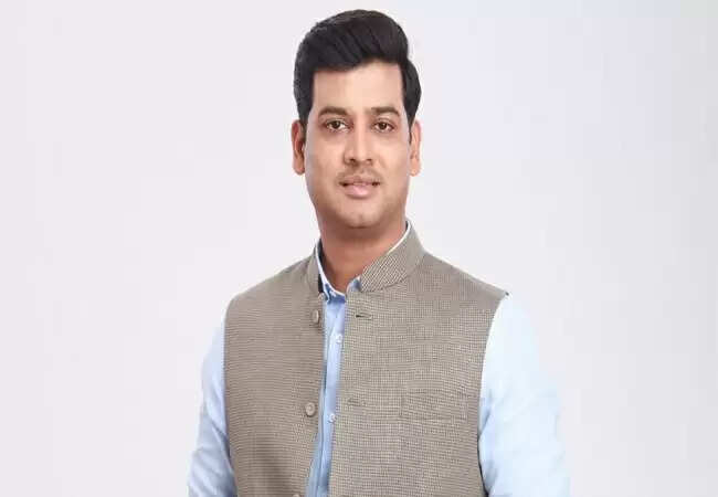 शिवसेना सांसद ने ठाकरे परिवार की एकता पर उठाए सवाल
