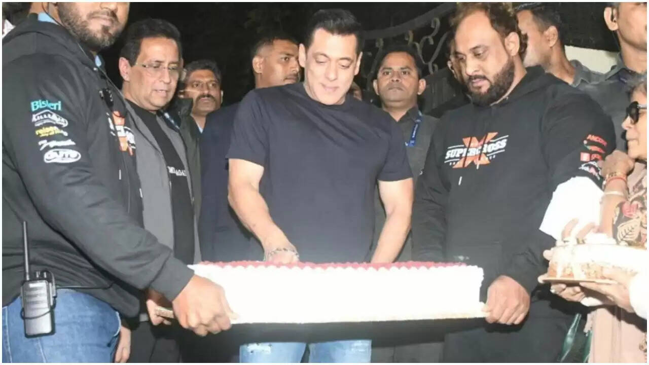 सलमान खान का 60वां जन्मदिन: पनवेल में भव्य जश्न और सितारों की मौजूदगी