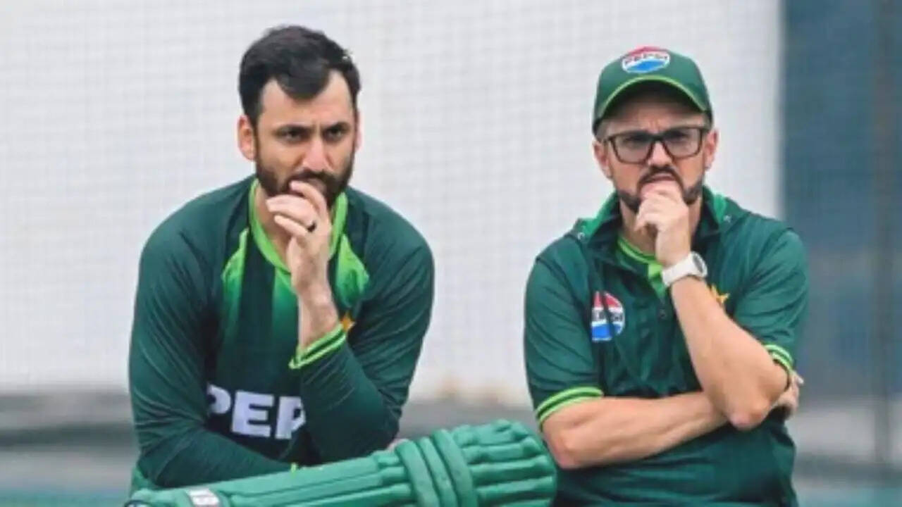 पाकिस्तान की T20 वर्ल्ड कप जीत के बीच कप्तान और कोच के बीच विवाद ने बढ़ाई चिंता